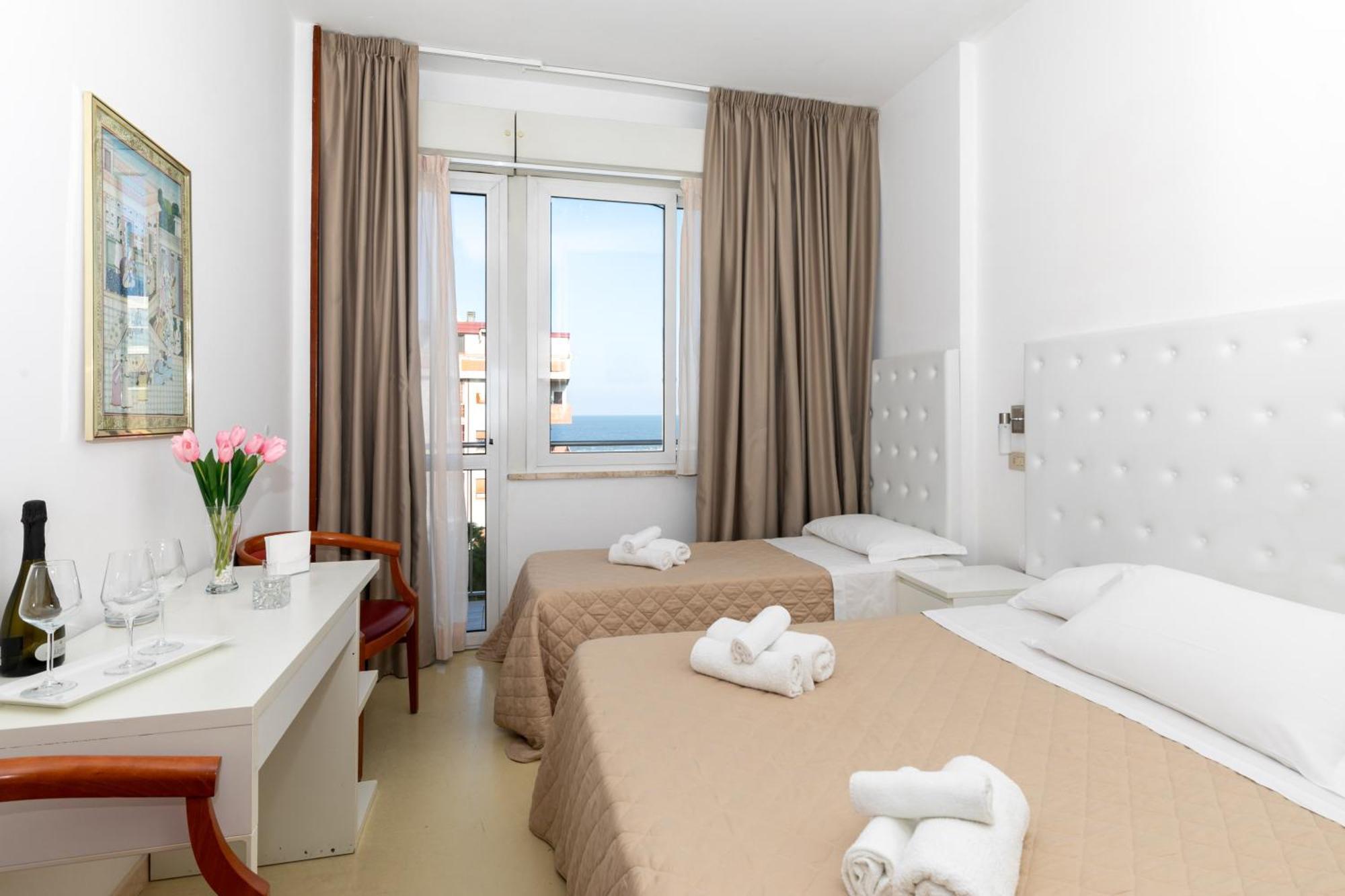 Hotel La Perla רימיני מראה חיצוני תמונה