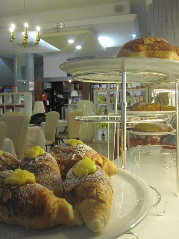 Hotel La Perla רימיני מראה חיצוני תמונה